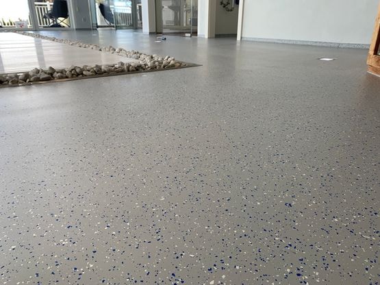 Bodenbeschichtung aus Epoxyharz für Wellness und SPA